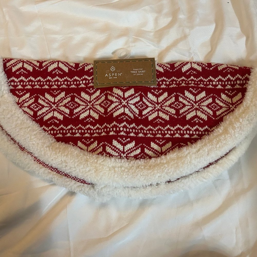 Snowflake Table Top Tree Skirt